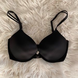 Victoria’s Secret Black push up bra w/ gems 32ddd
